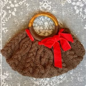 Preppy Knit handbag with Wood Handle and Bow